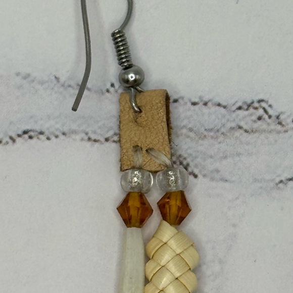 Native American Grass and Shell Earrings - Picture 3 of 4